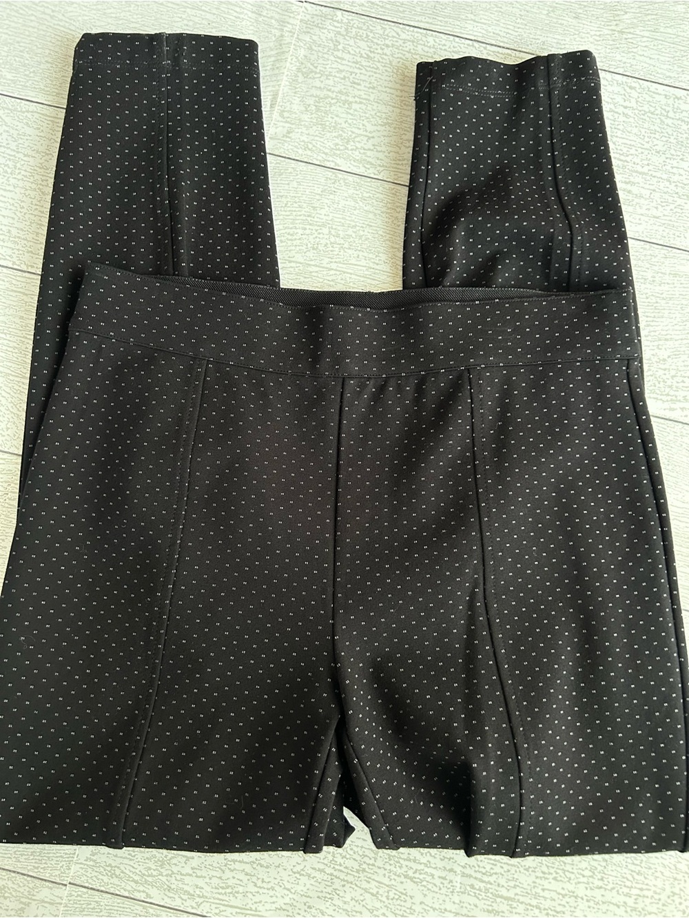 Magaschoni pull on pants M high waisted with Comfort band and Dot pattern LNWOT